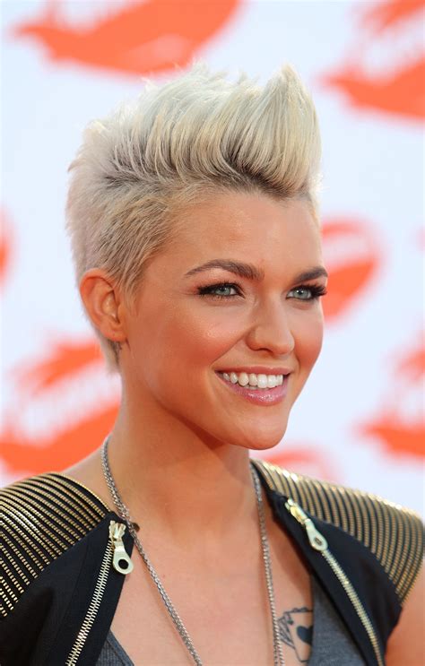 fohawk hairstyles women